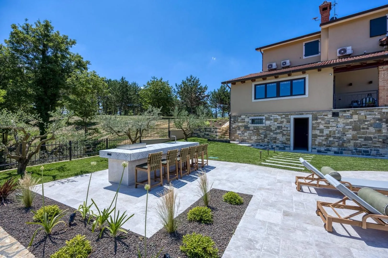 מוטובון Villa Clara Meloni 0*,